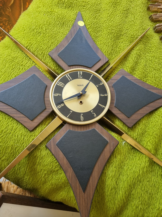 Starburst vintage clock