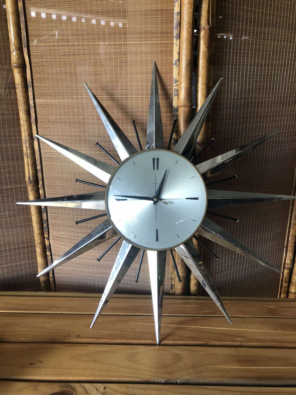 Starburst clock