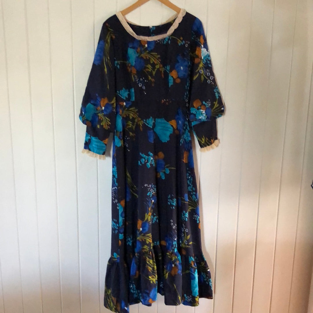 Ladies 1970’s dress 8