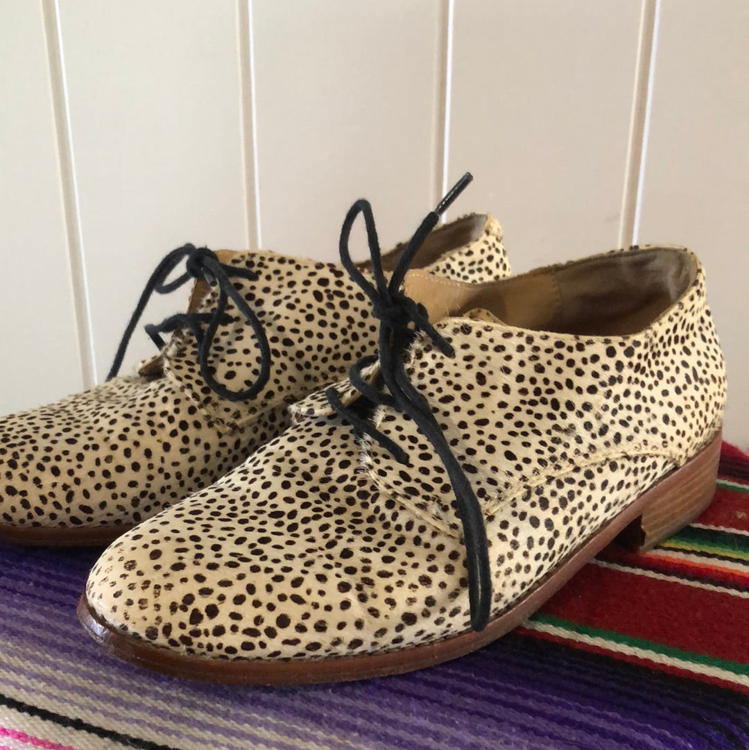 Ladies leather shoes 36