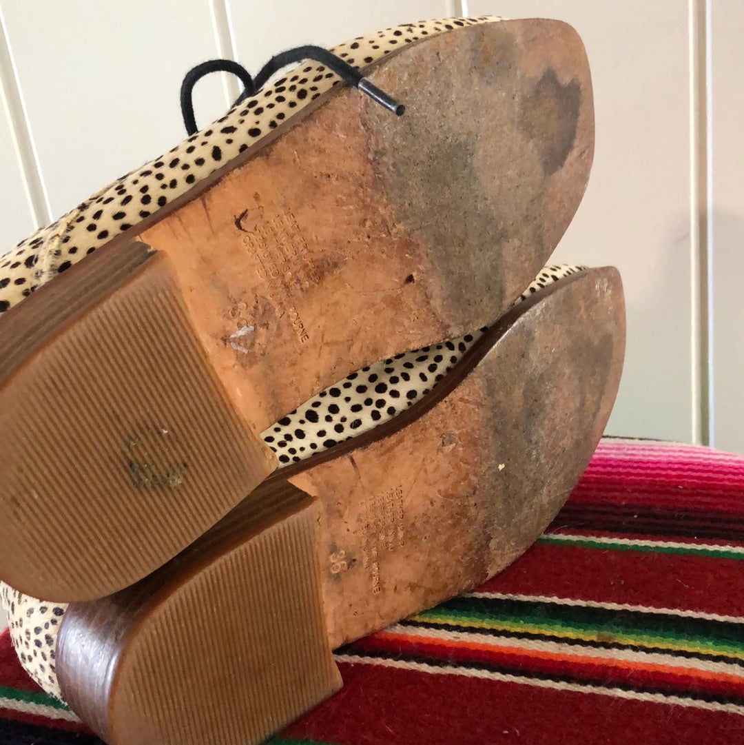 Ladies leather shoes 36