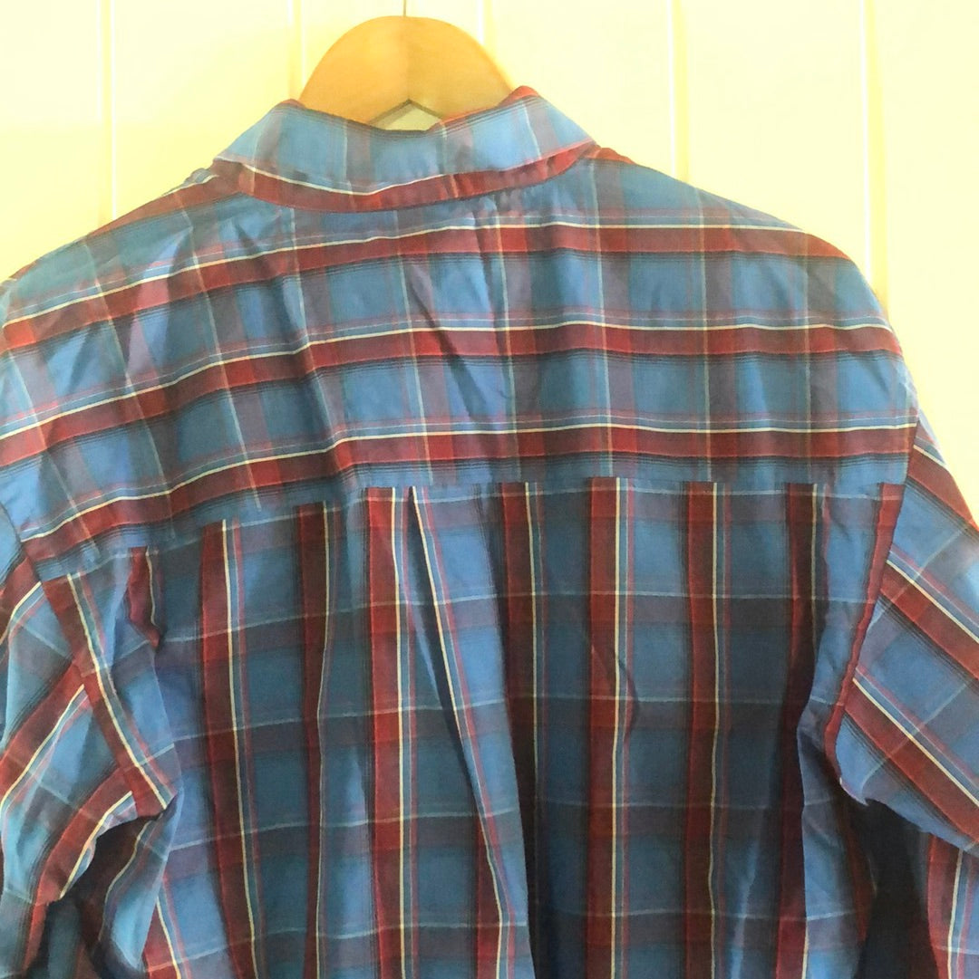 Men’s wrangler shirt M